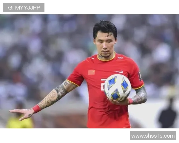 中国足球新星崛起：当代球员的成长与挑战之路